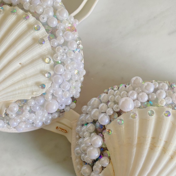 Mermaid Shell Bra Rhinestones Pearls 34C Halloween Costume Victoria Secret Bra - Picture 2 of 5